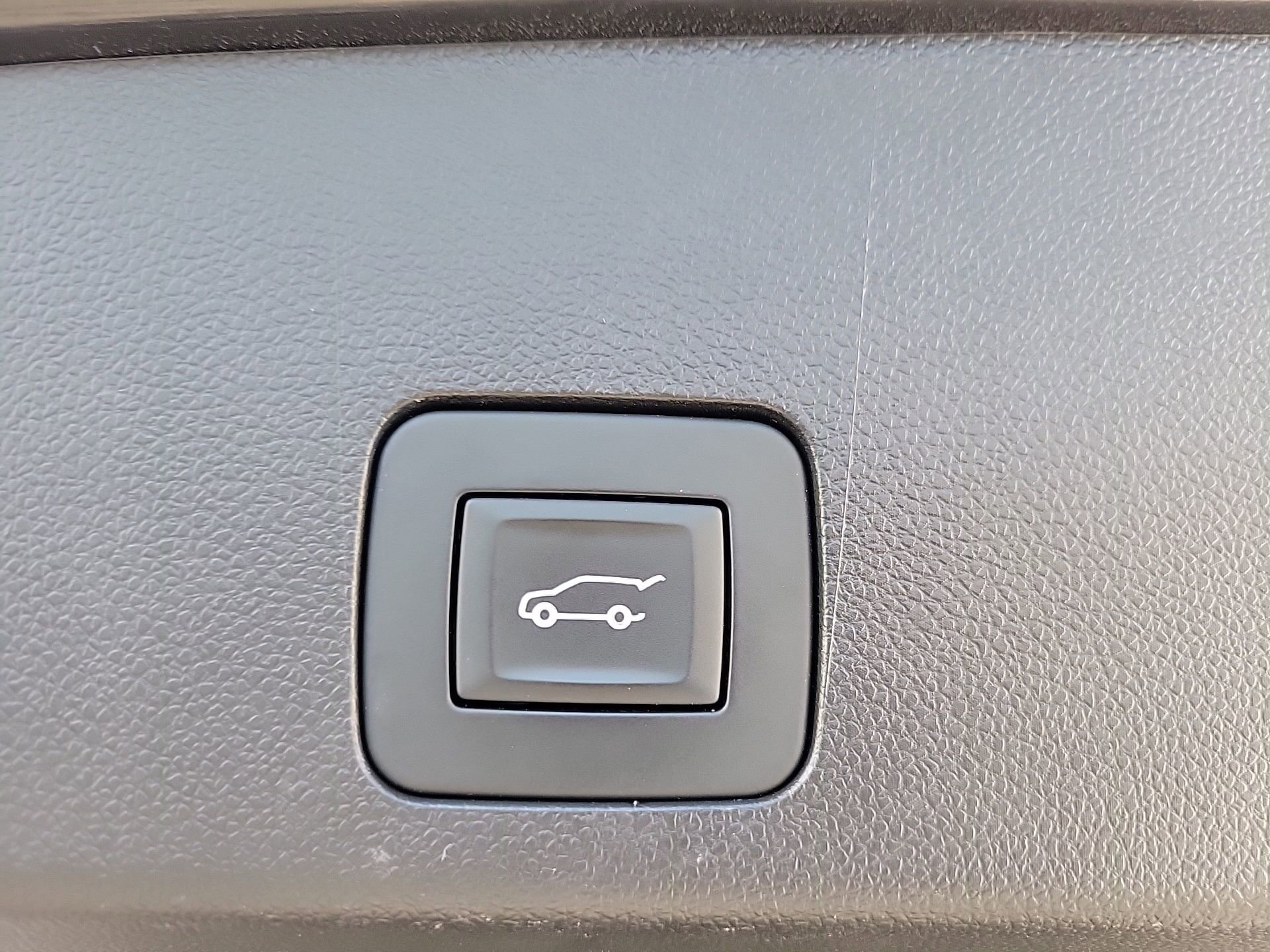 Used 2023 Buick Encore GX Select w/ Sport Touring Package image 18