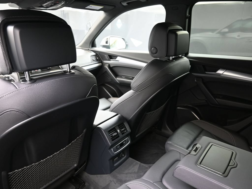 Certified 2025 Audi Q5 2.0T Premium w/ Convenience Plus Package AWD/4WD image 19
