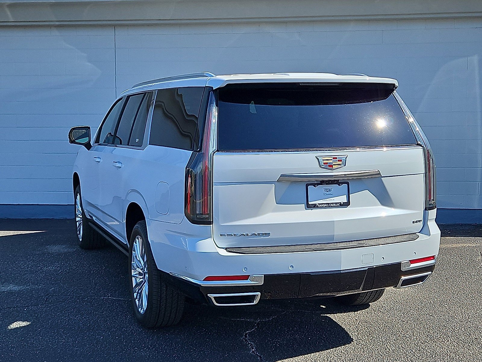 New 2026 Cadillac Escalade ESV Luxury w/ Touring Package AWD/4WD image 3