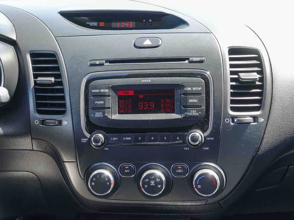 Used 2017 Kia Forte LX image 12