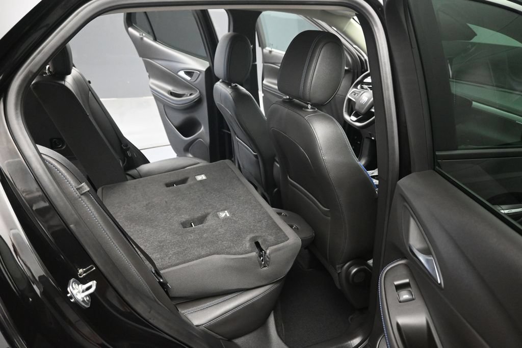Used 2025 Buick Encore GX Sport Touring FWD image 25