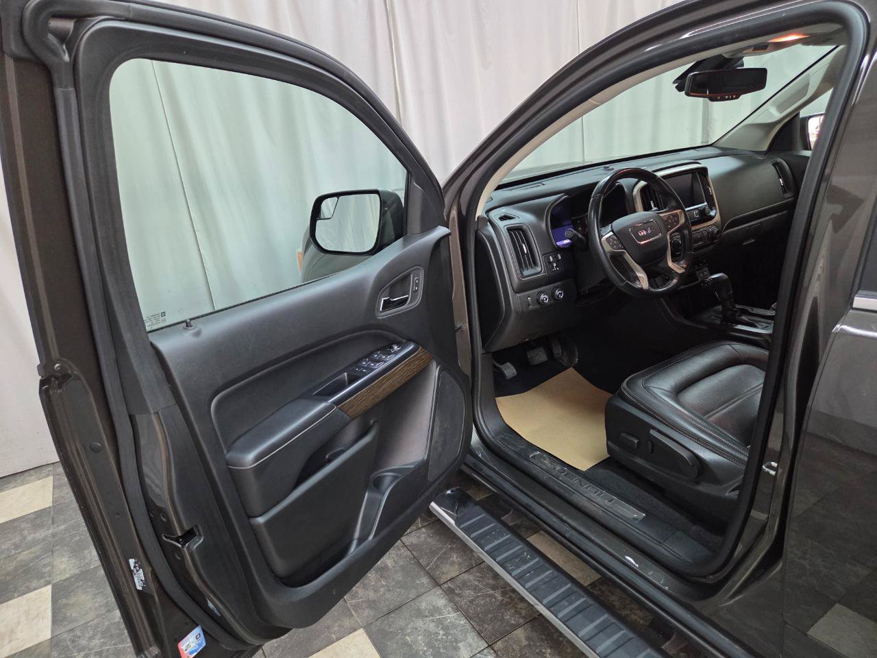 Used 2020 GMC Canyon Denali AWD/4WD image 11