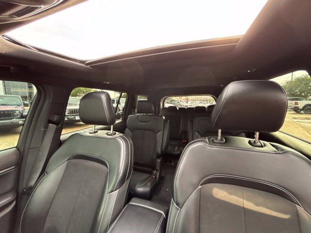 Used 2024 Jeep Grand Cherokee L Altitude AWD/4WD image 16