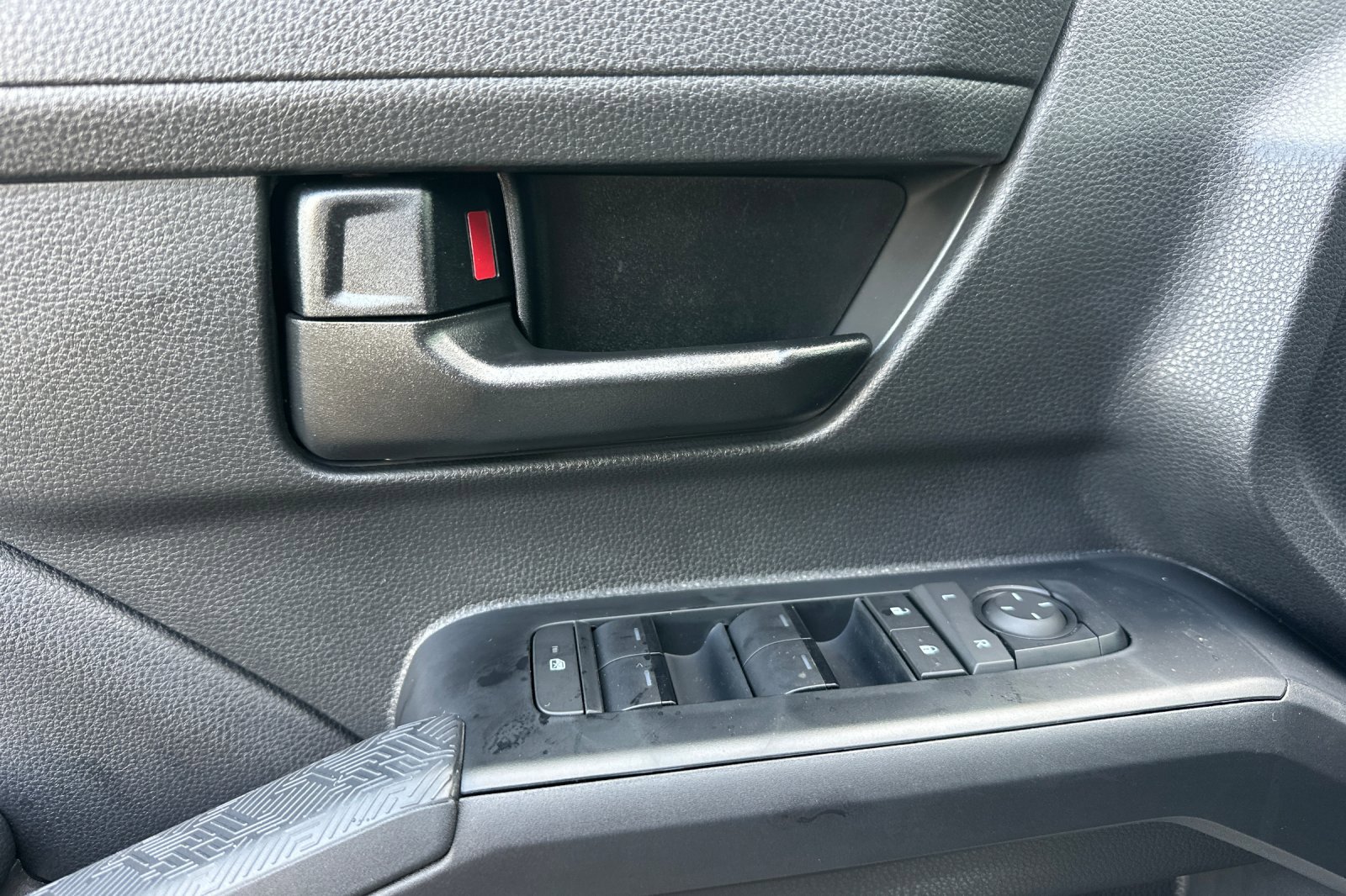 New 2025 Toyota Tacoma SR5 image 9