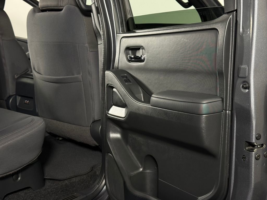 Used 2023 Nissan Frontier SV w/ Midnight Edition Package image 30