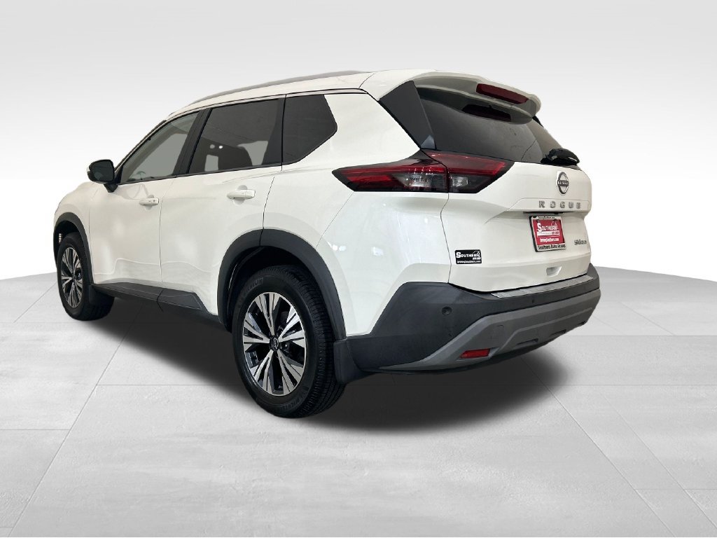 Used 2023 Nissan Rogue SV w/ SV Premium Package AWD/4WD image 3