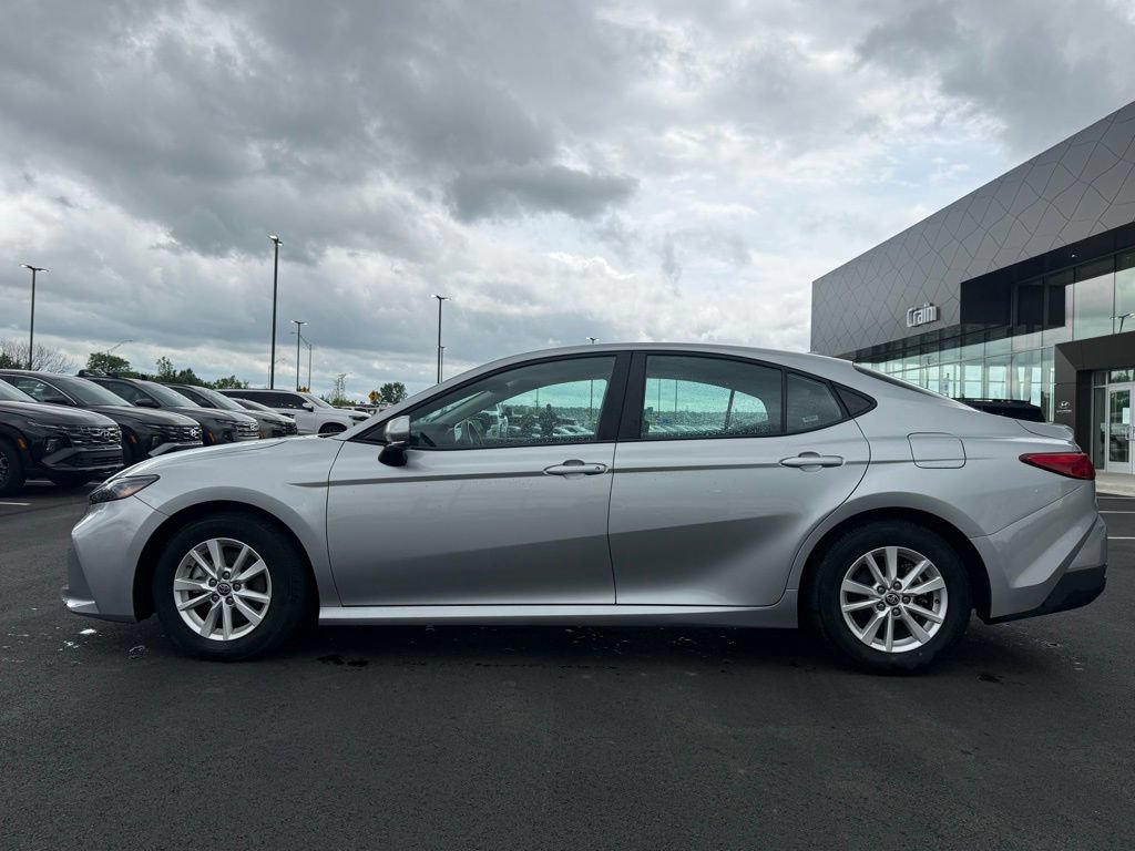 Used 2025 Toyota Camry LE FWD image 8