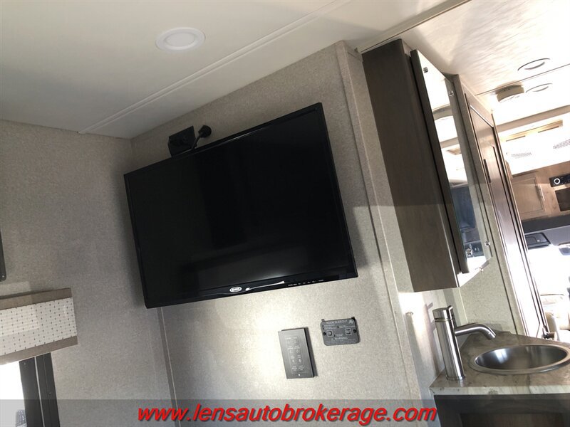 Used 2019 Mercedes-Benz Sprinter 170 image 28