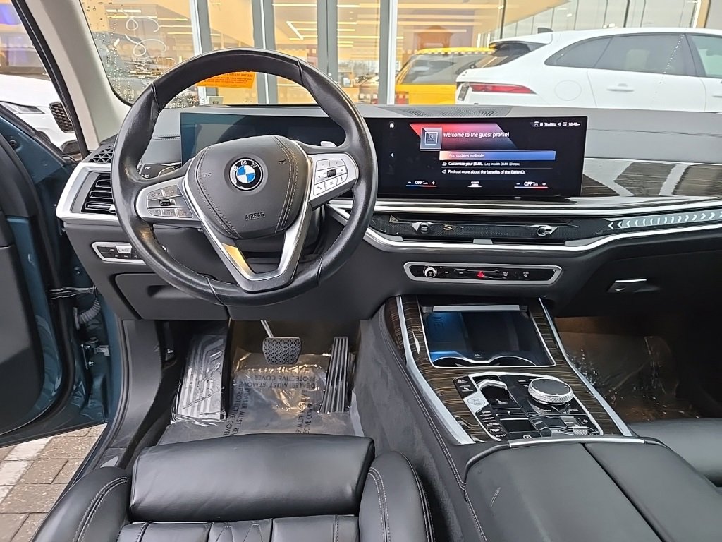 Used 2023 BMW X7 xDrive40i w/ Premium Package image 14