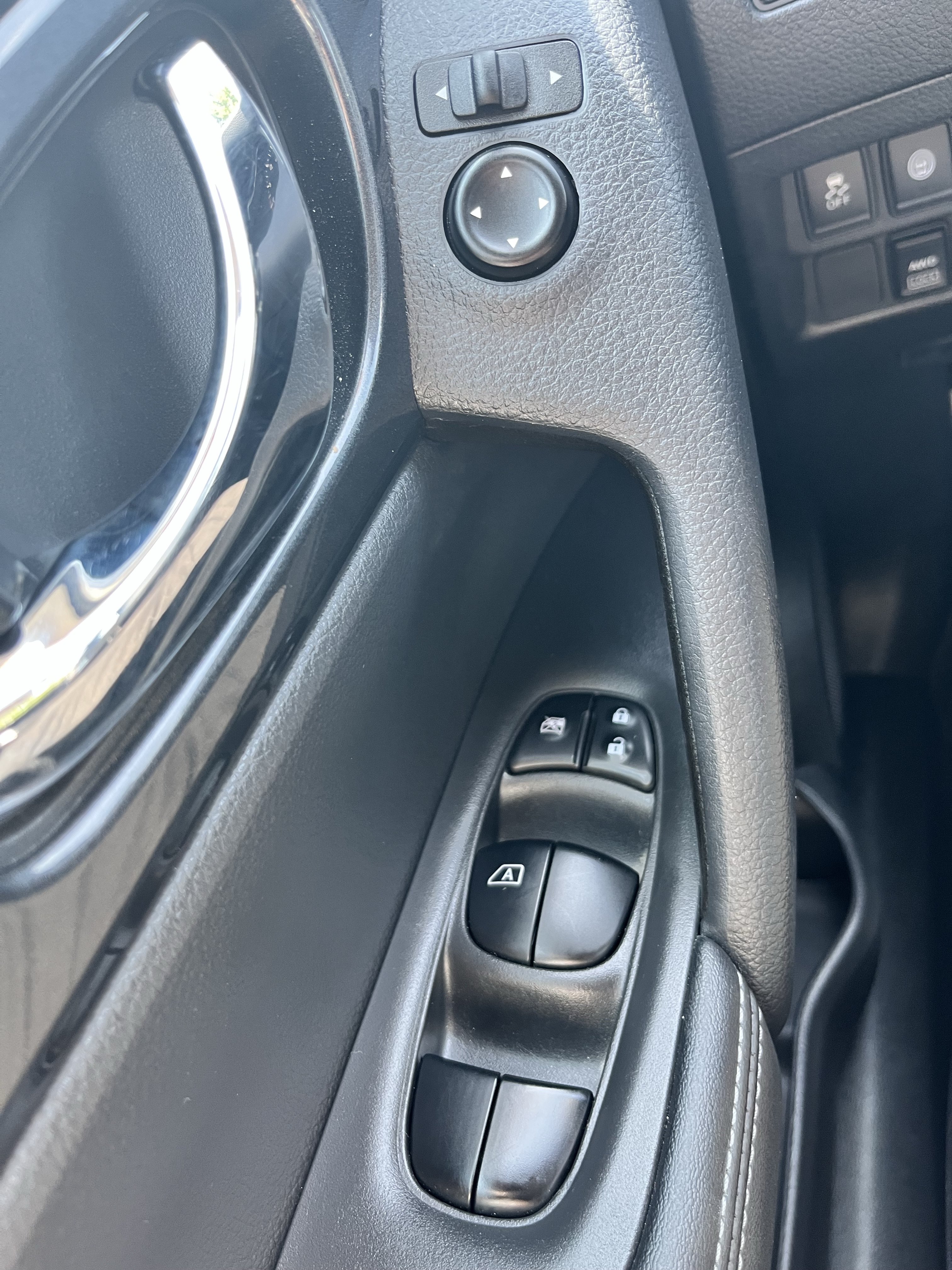 Used 2020 Nissan Rogue SV AWD/4WD image 24
