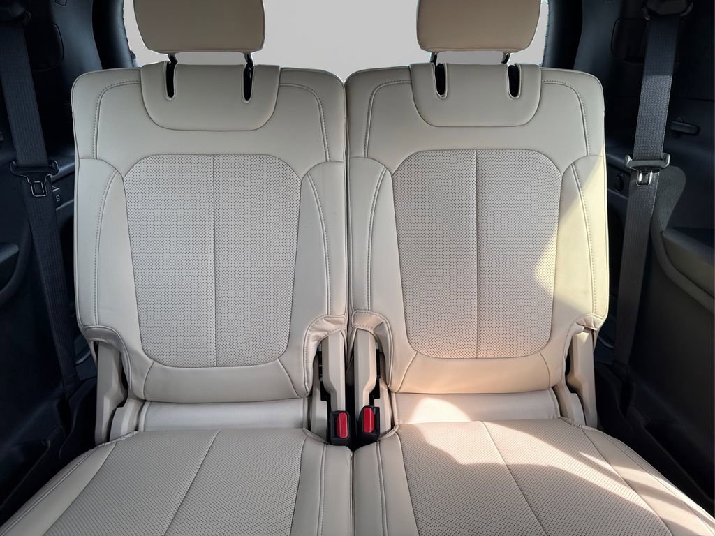 Used 2025 Jeep Grand Cherokee L Limited w/ Luxury Tech Group II image 41