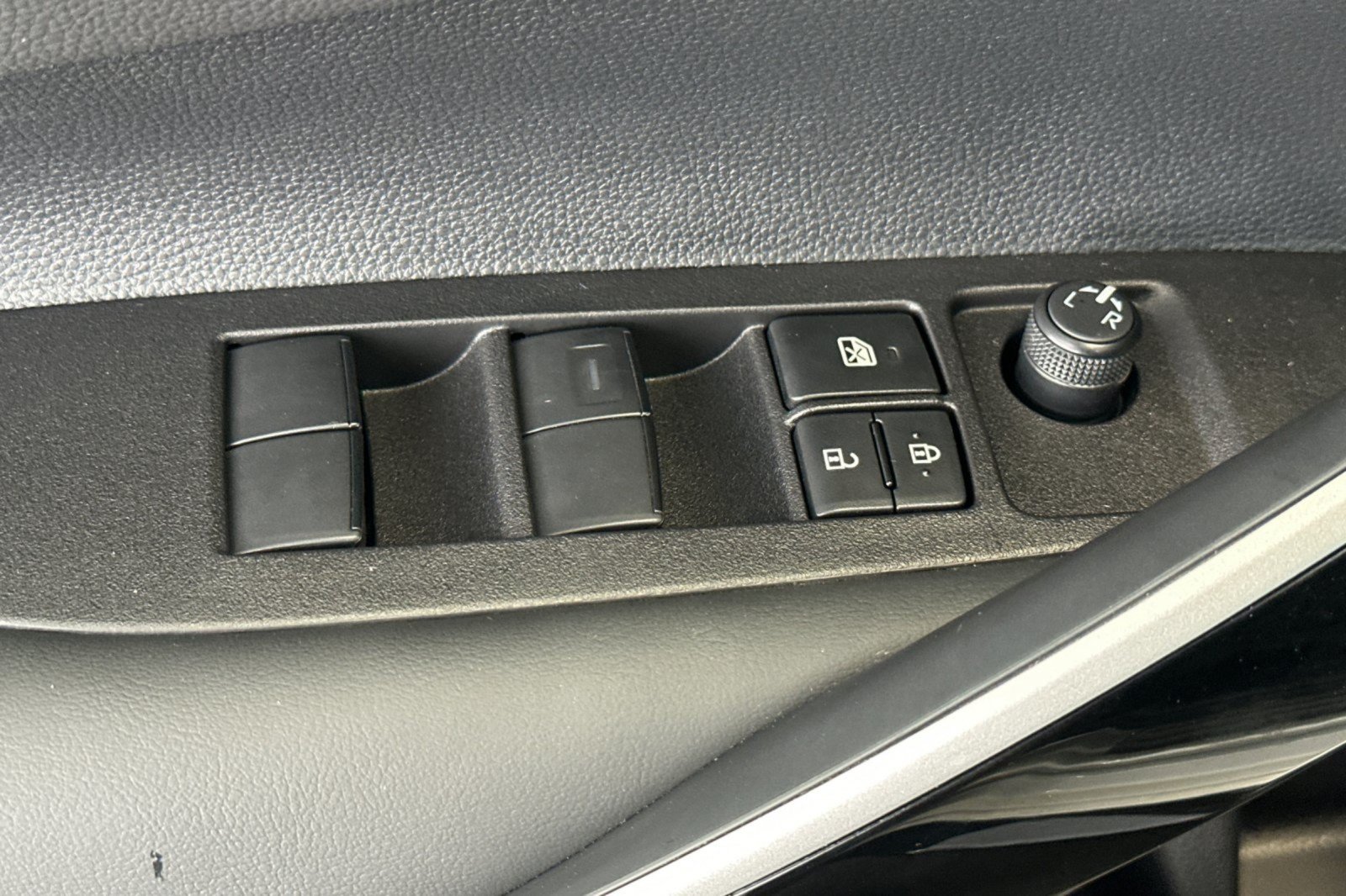 New 2027 Toyota Corolla XSE w/ Carpet Mat Package (TMS) FWD image 11