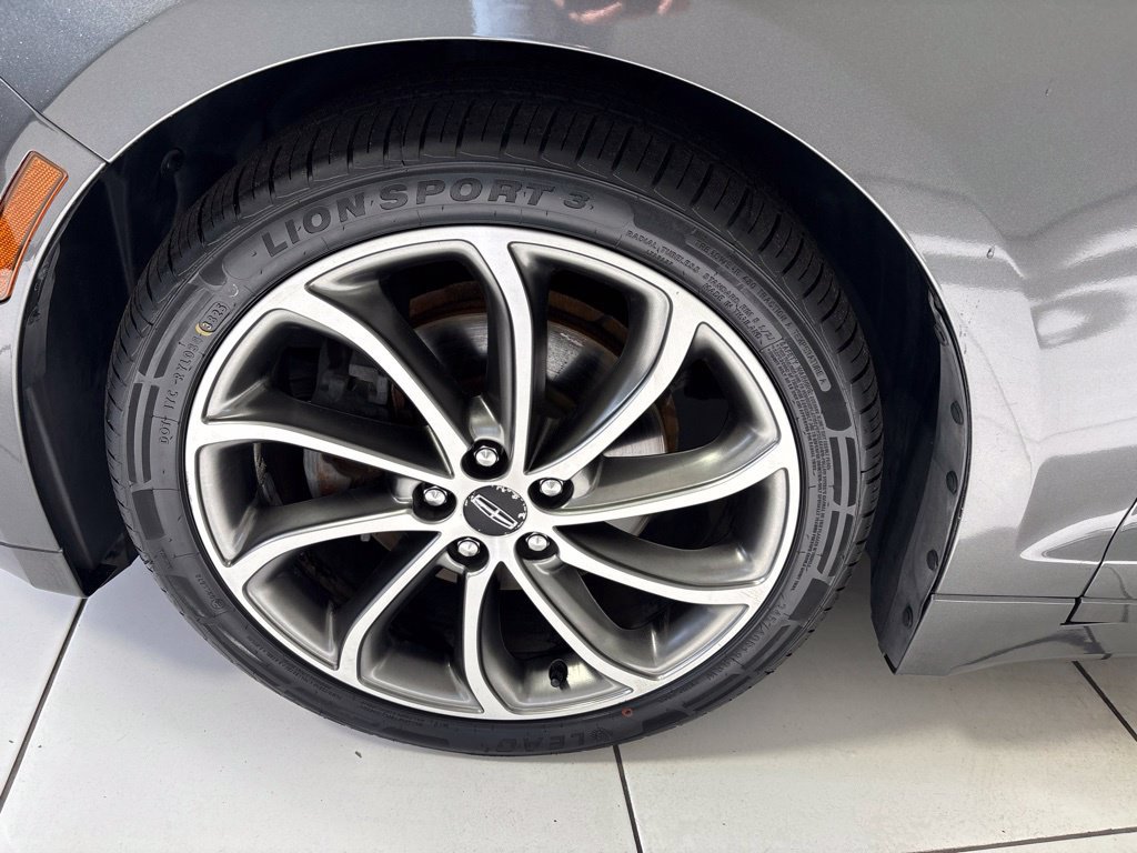 Used 2018 Lincoln MKZ Reserve w/ Technology Package FWD image 9
