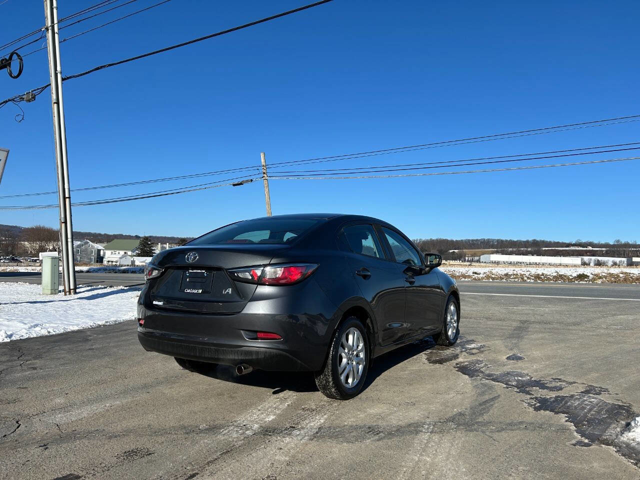 Used 2017 Toyota Yaris iA image 11
