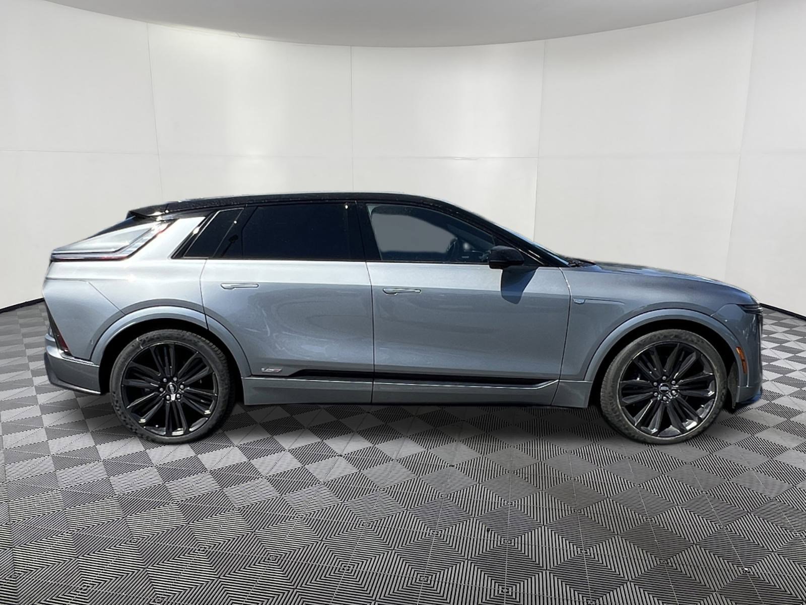 New 2026 Cadillac Lyriq V image 7