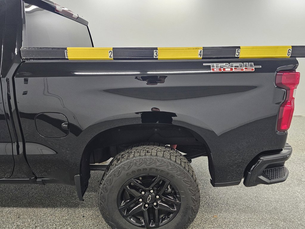 Used 2025 Chevrolet Silverado 1500 LT Trail Boss w/ Protection Package AWD/4WD image 10