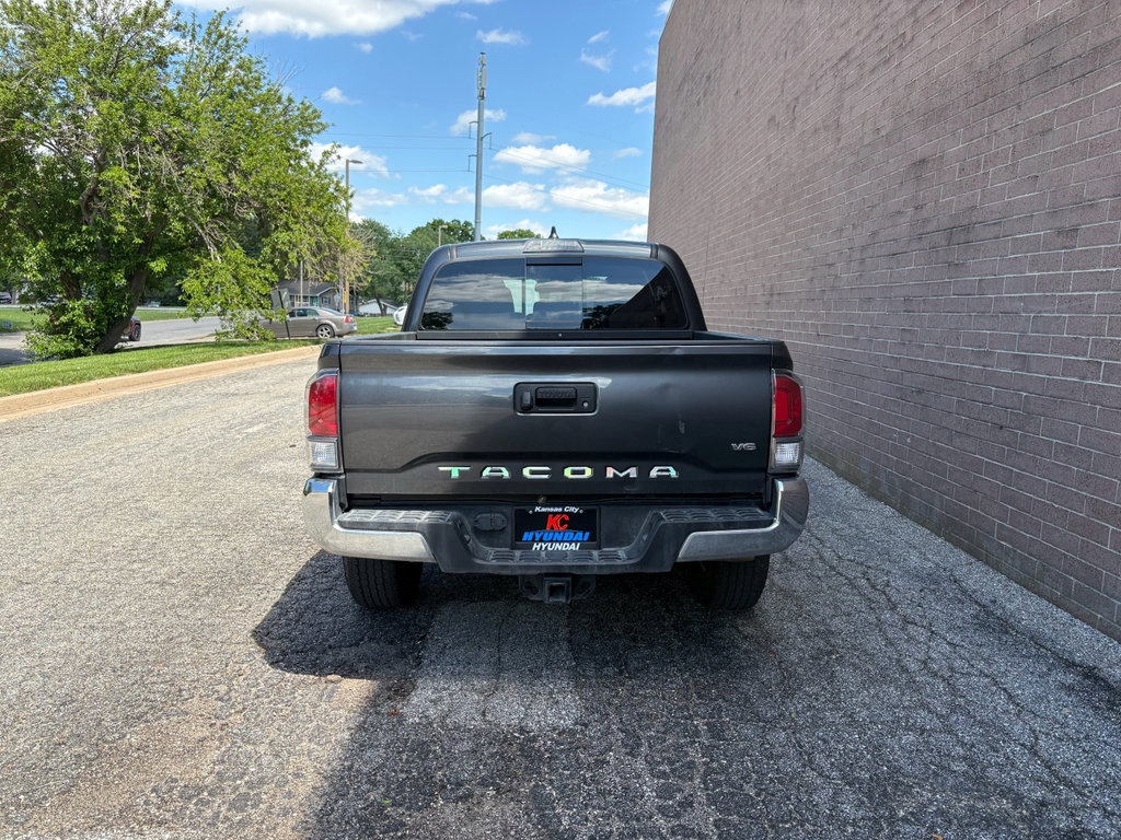 Used 2023 Toyota Tacoma TRD Off-Road AWD/4WD image 4