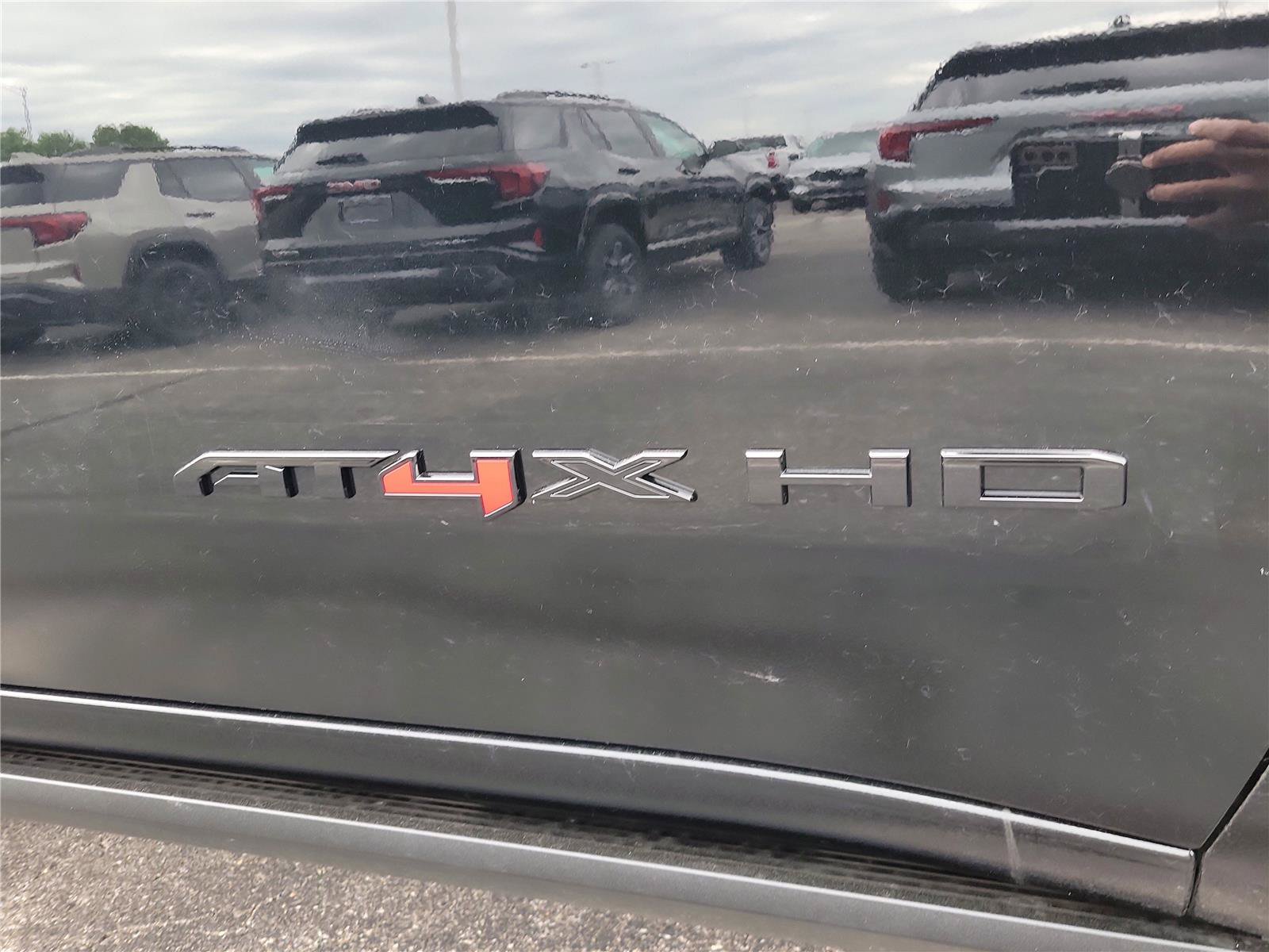 New 2026 GMC Sierra 2500 AT4X w/ LPO, Black Badging Package AWD/4WD image 8