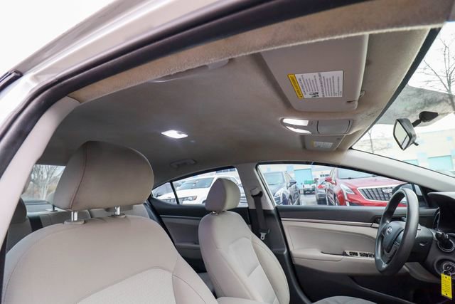 Used 2017 Hyundai Elantra SE image 38