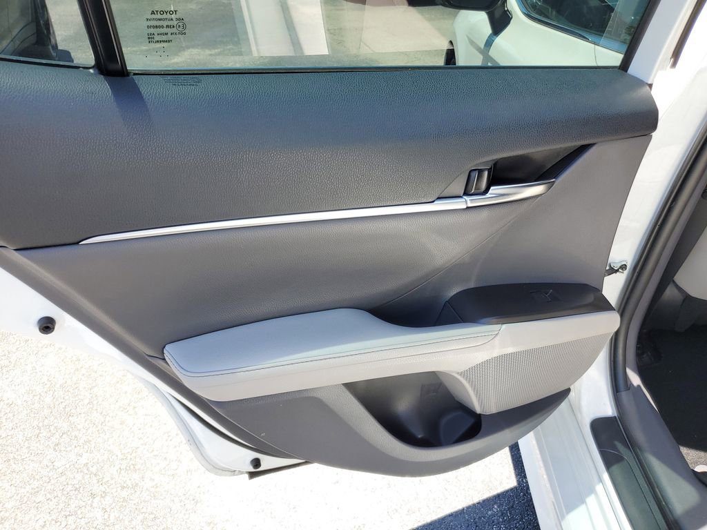 Used 2022 Toyota Camry XSE image 8