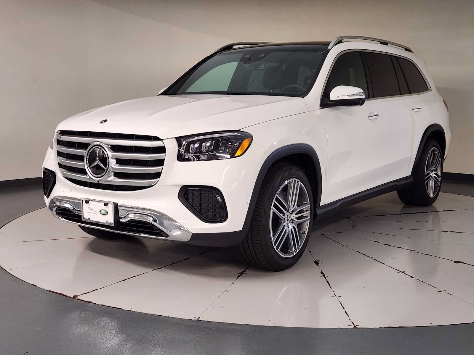 Used 2026 Mercedes-Benz GLS 450 4MATIC image 1
