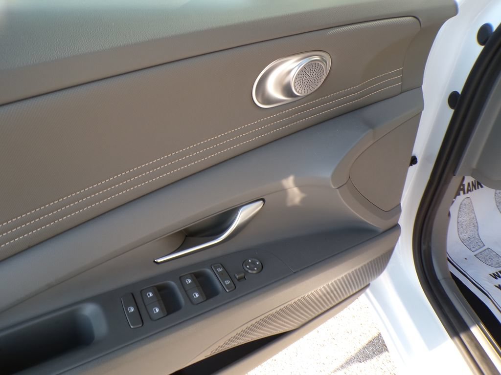 Certified 2025 Hyundai Elantra Sport FWD image 21