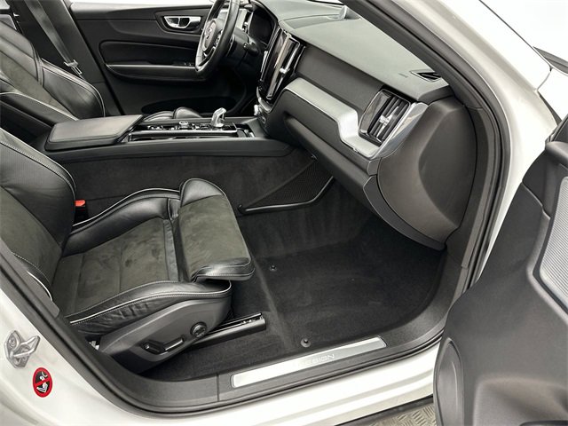 Used 2018 Volvo XC60 T8 R-Design w/ Convenience Package image 25