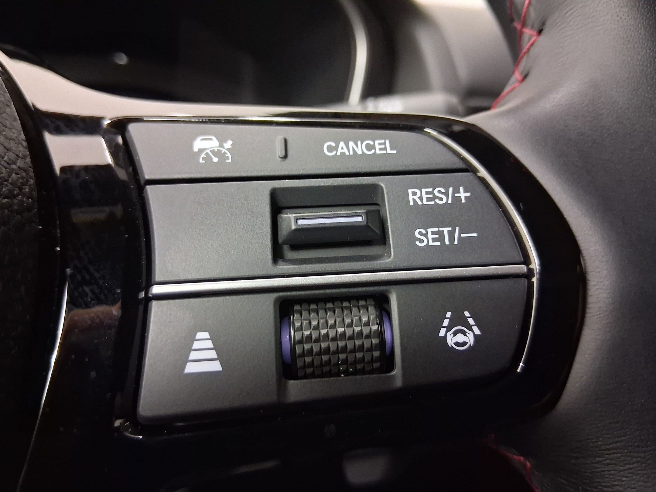 Used 2025 Honda Pilot Black Edition image 27