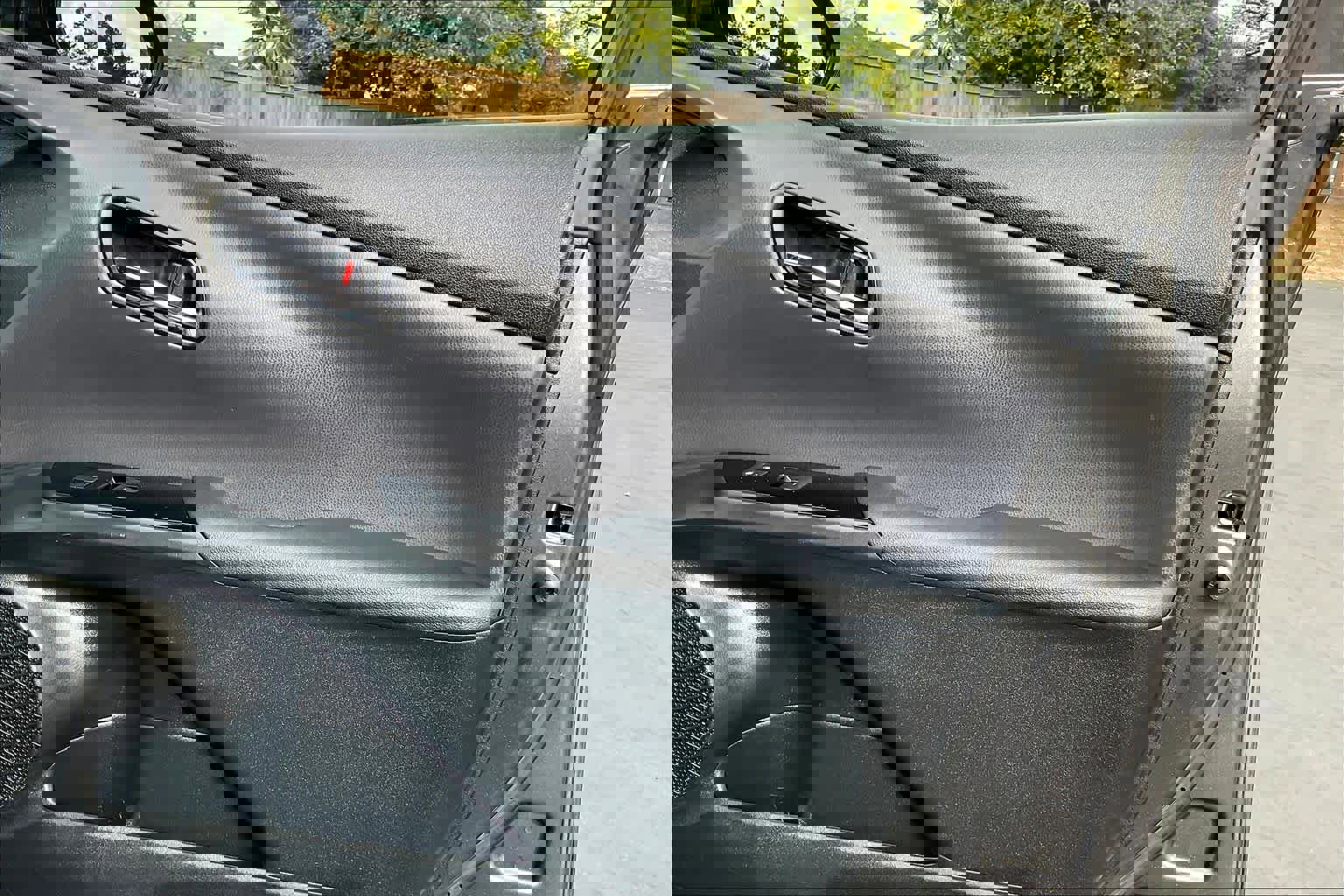 Used 2021 Toyota Prius L Eco image 26