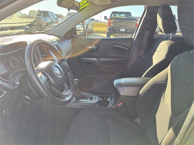 Used 2019 Jeep Cherokee Latitude w/ Popular Appearance Group image 11