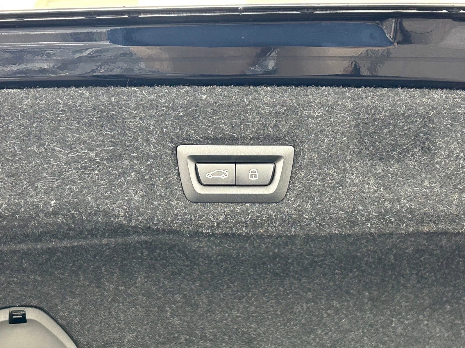 Used 2026 BMW 550e xDrive image 39