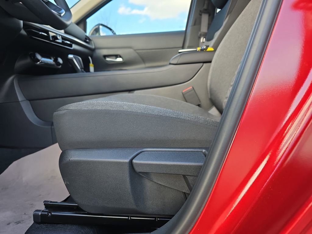 New 2026 Nissan Kicks SV w/ SV Premium Package FWD image 31
