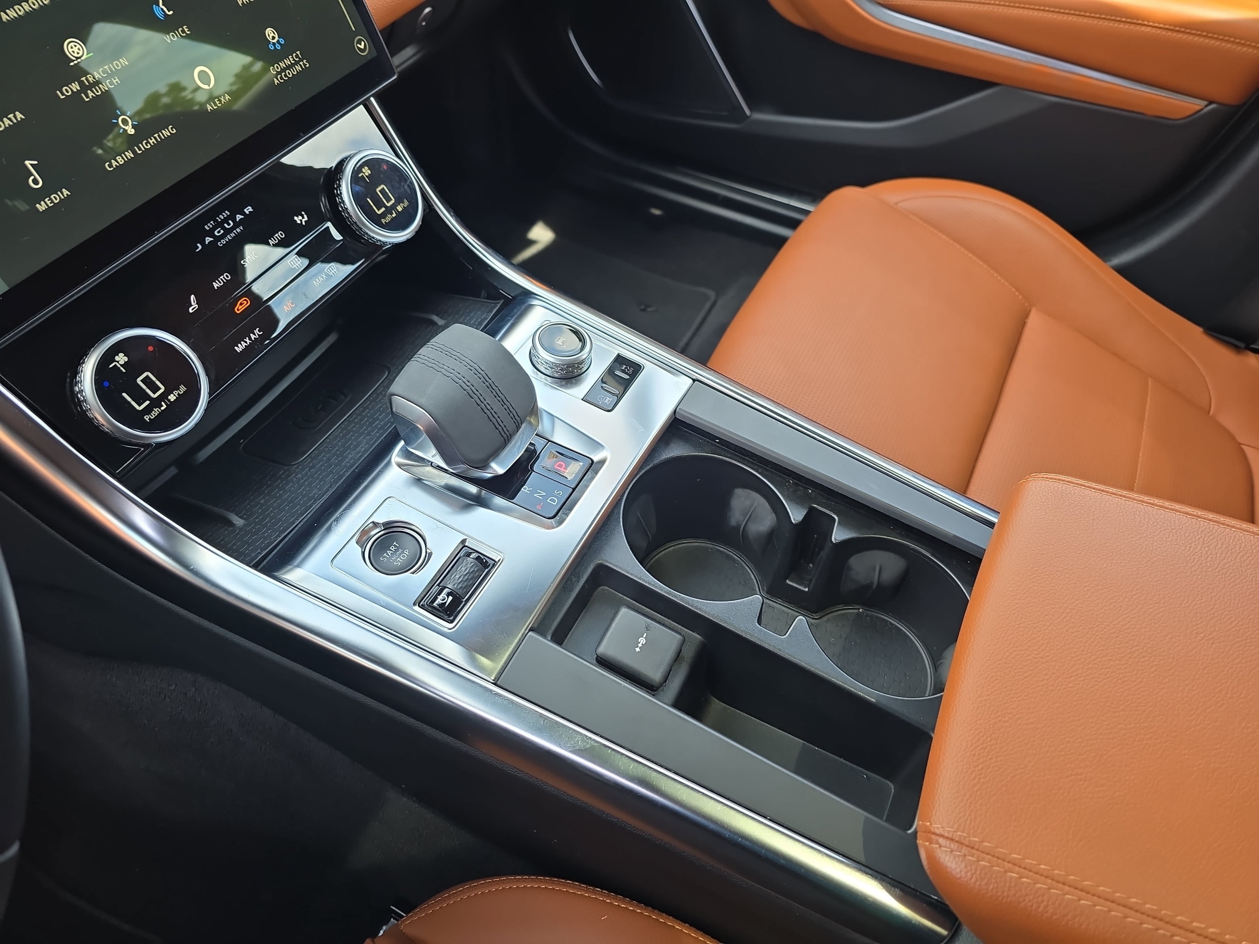 Certified 2024 Jaguar XF R-Dynamic SE RWD image 27