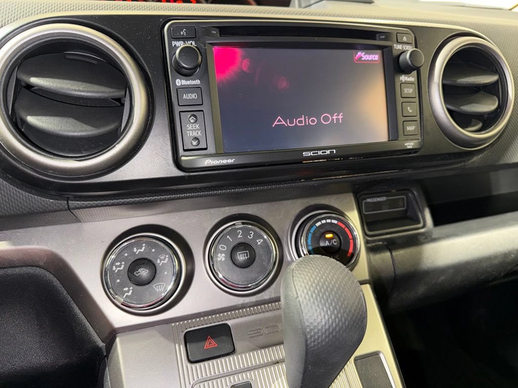 Used 2015 Scion xB FWD image 24