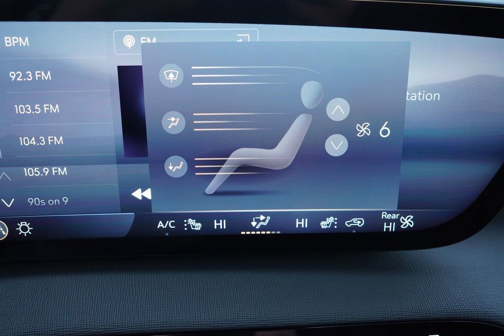 Certified 2025 Buick Enclave Preferred image 28