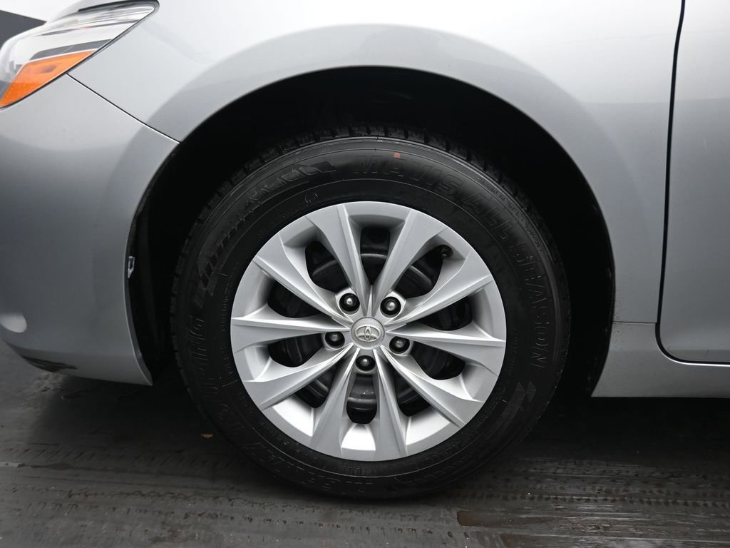 Used 2017 Toyota Camry LE image 45