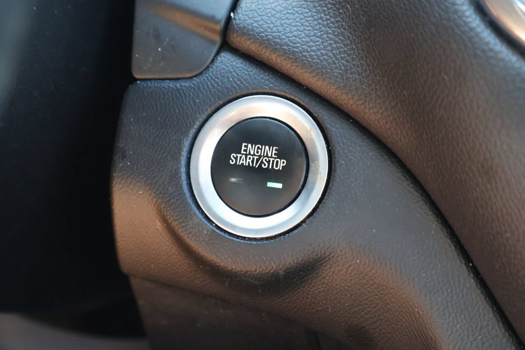 Used 2020 Chevrolet Equinox LT FWD image 32