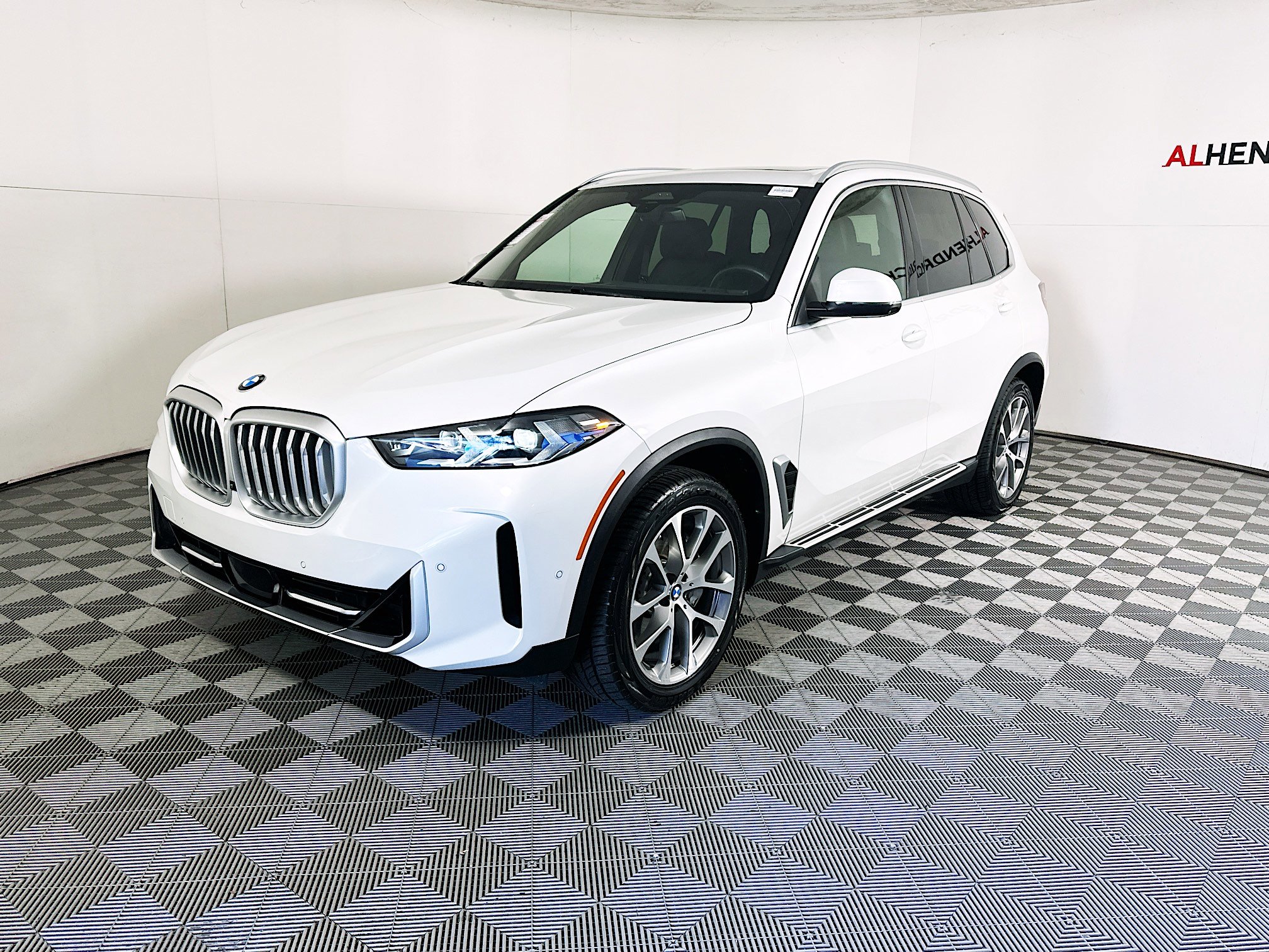 Used 2024 BMW X5 sDrive40i image 7