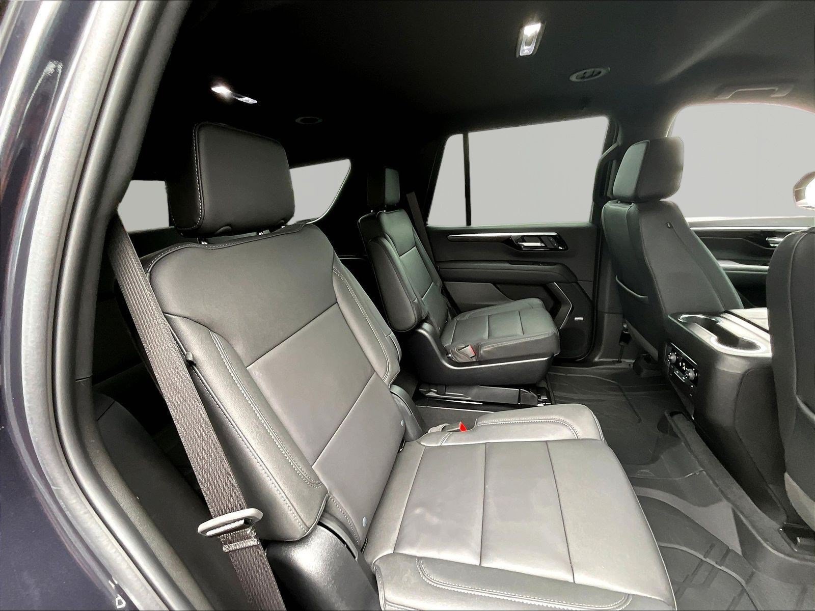 Used 2026 Chevrolet Tahoe Z71 w/ Comfort Package AWD/4WD image 25