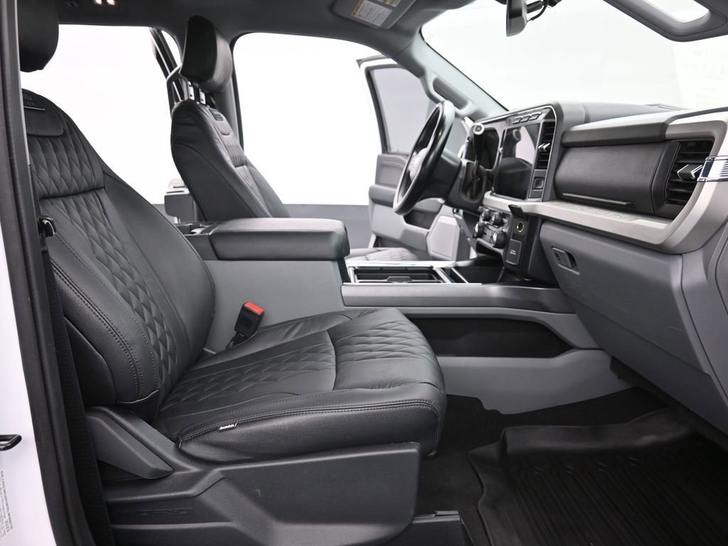 Used 2023 Ford F250 XLT w/ XLT Premium Package image 16