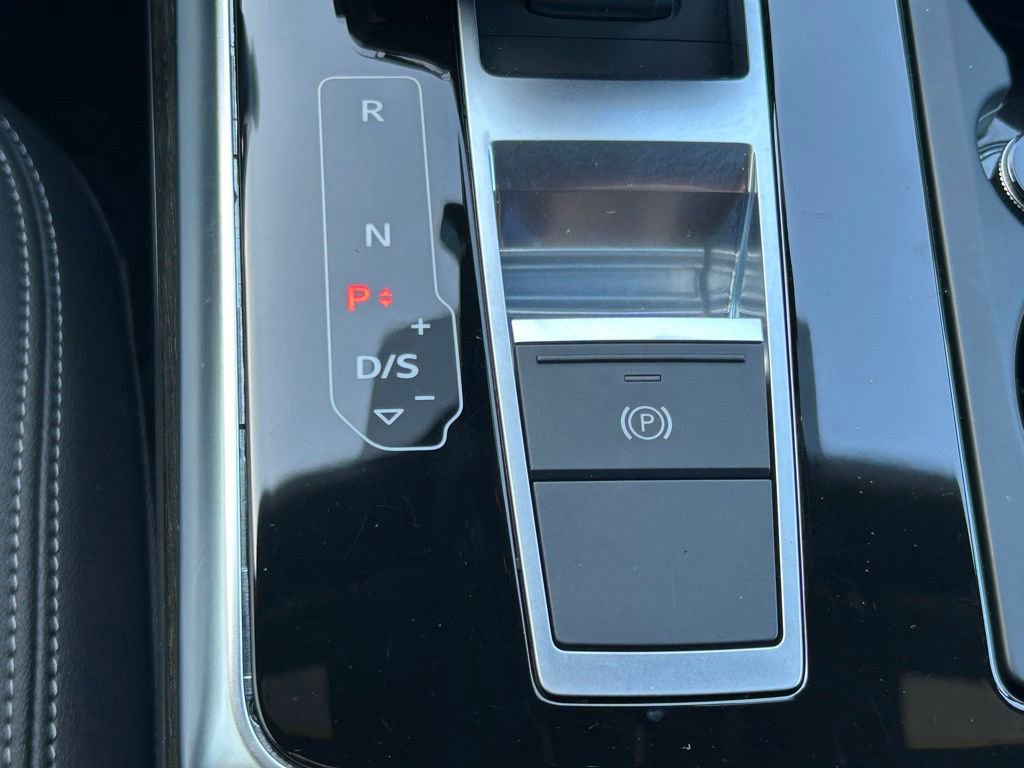 Used 2022 Audi Q8 Premium Plus w/ Premium Plus Package image 37