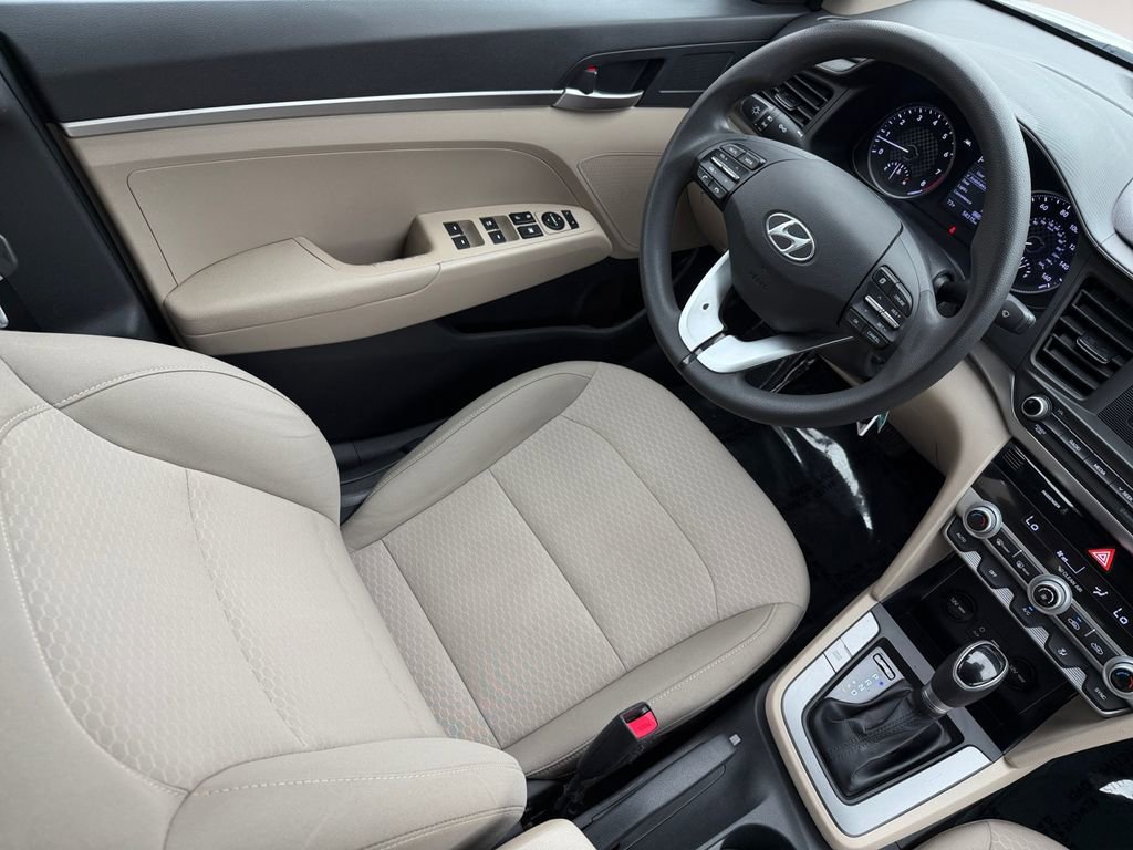 Used 2020 Hyundai Elantra SE w/ Cargo Package (C1) image 15