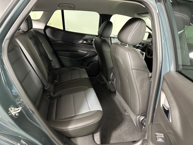 Used 2025 Chevrolet Trax LT image 27