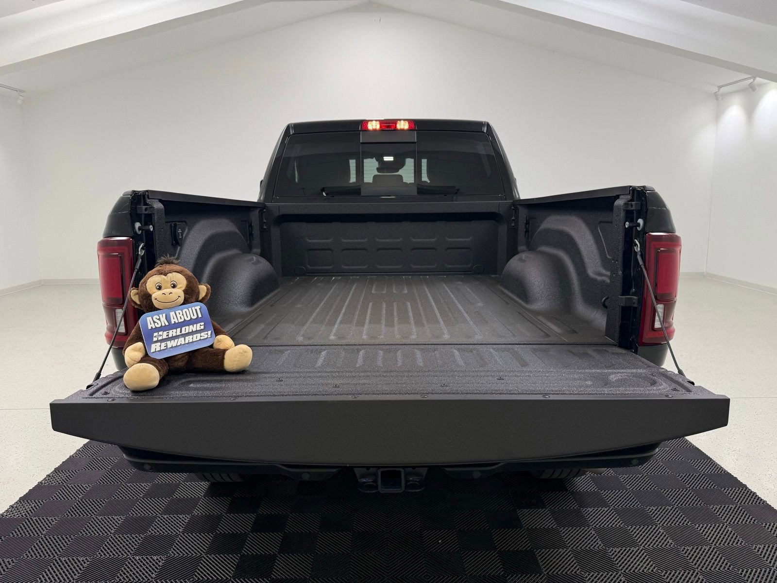 Used 2025 RAM 2500 Laramie image 7