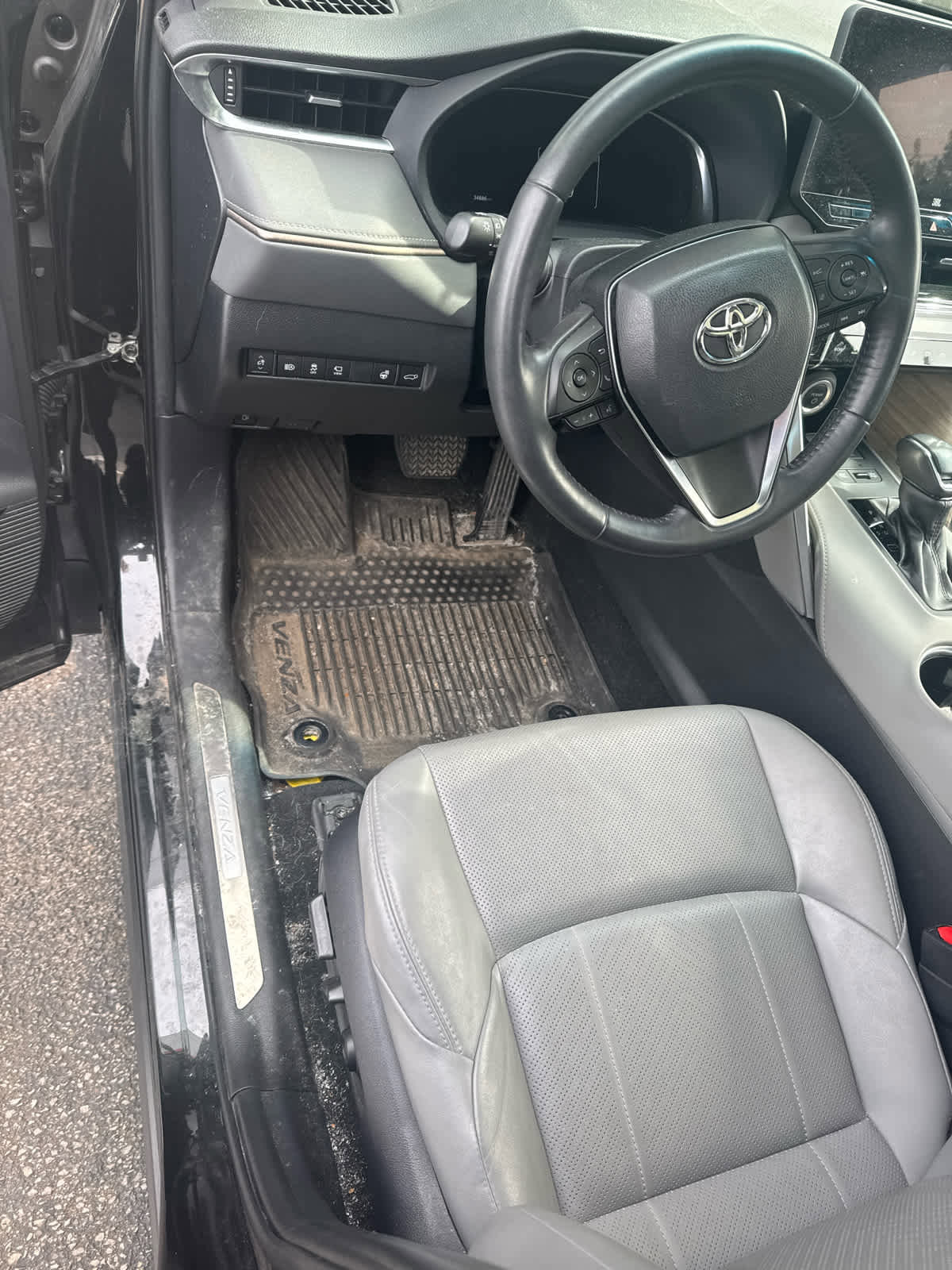 Used 2023 Toyota Venza Limited AWD/4WD image 9