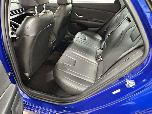 Certified 2025 Hyundai Elantra Limited FWD image 9