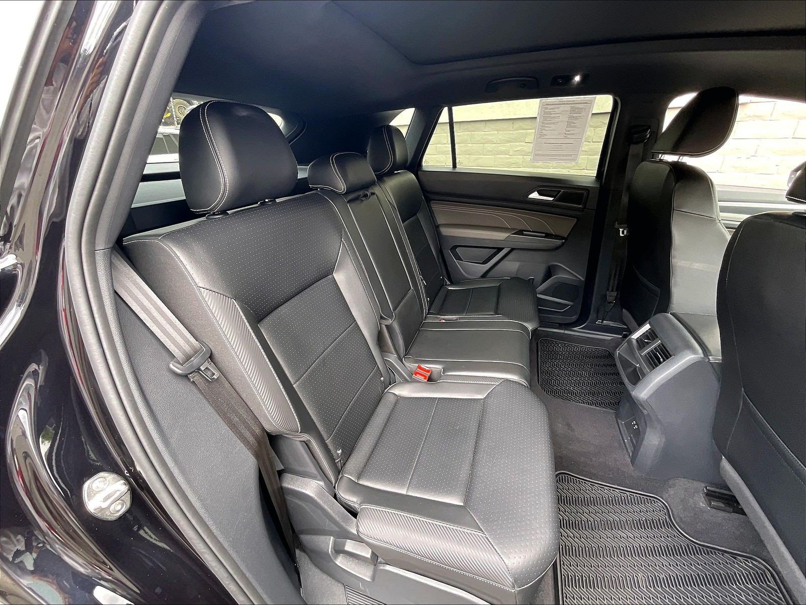 Certified 2022 Volkswagen Atlas Cross Sport SEL R-Line AWD/4WD image 26
