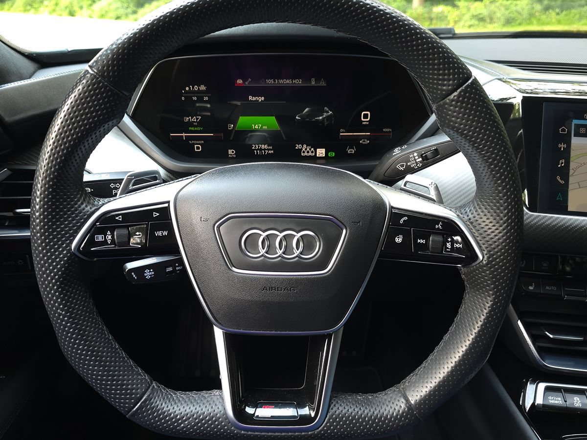 Used 2022 Audi RS e-tron GT w/ Carbon Performance Package AWD/4WD image 29