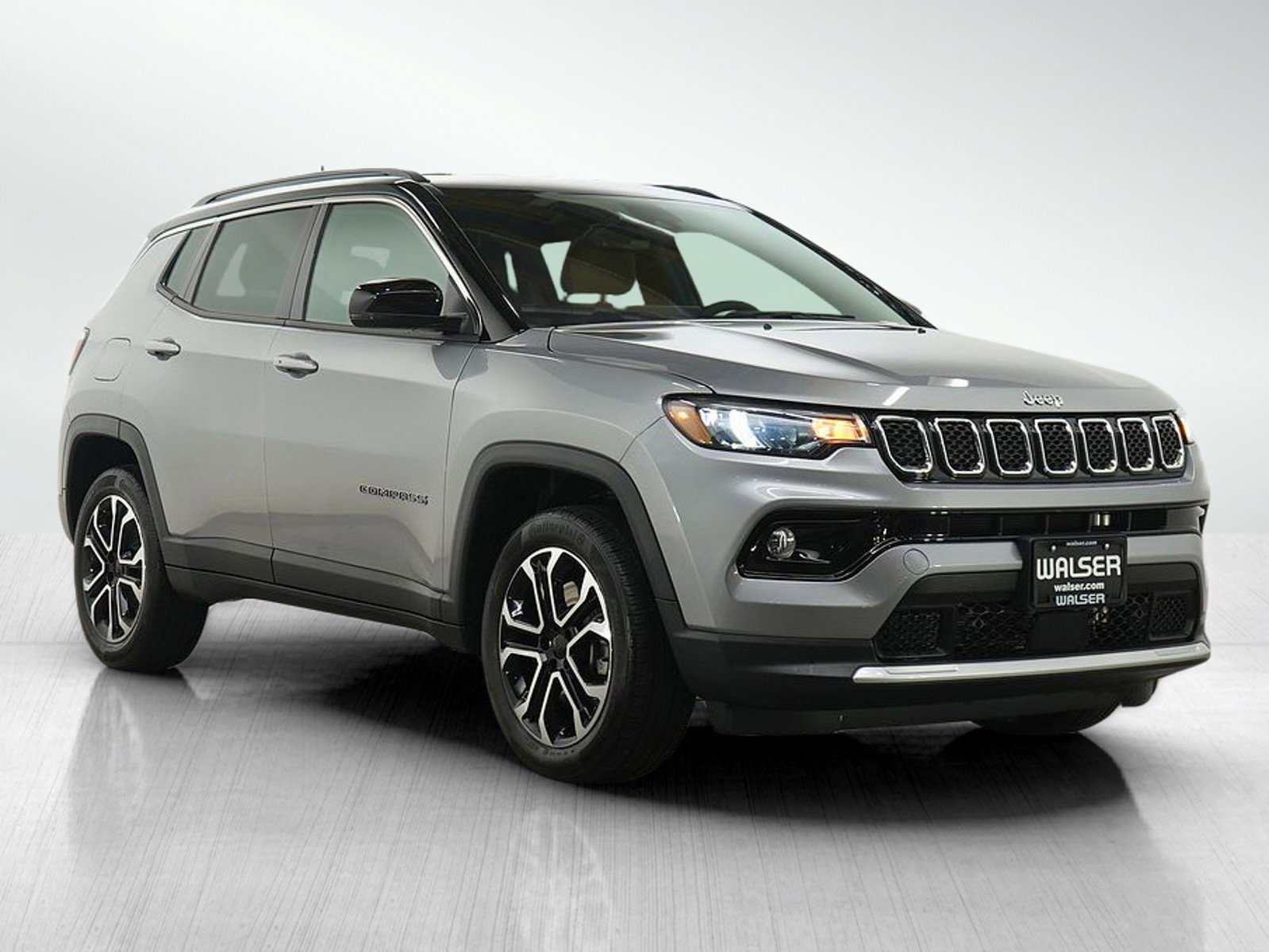 Used 2023 Jeep Compass Limited AWD/4WD image 7