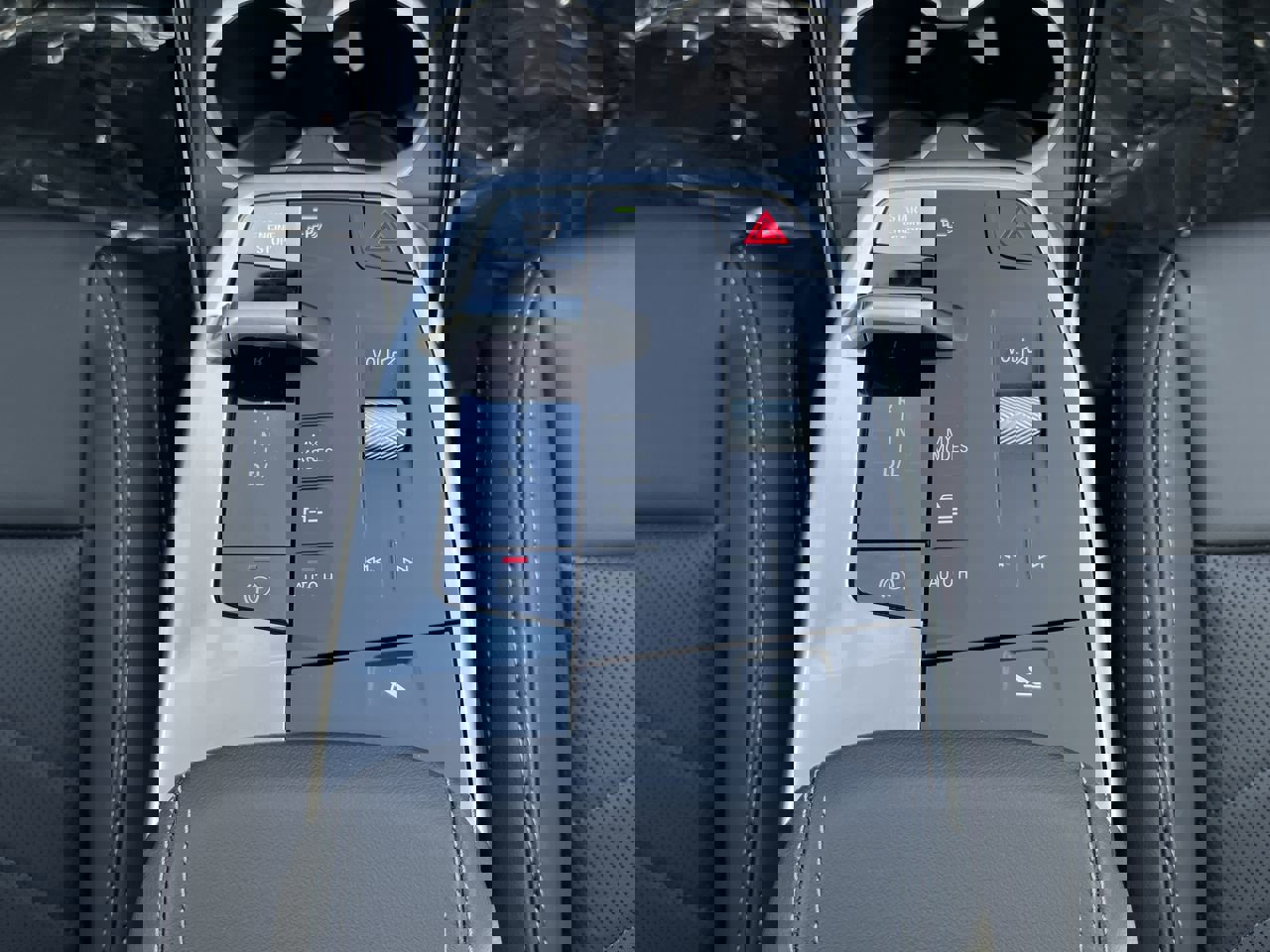 Used 2025 BMW X1 xDrive28i w/ Technology Package image 28